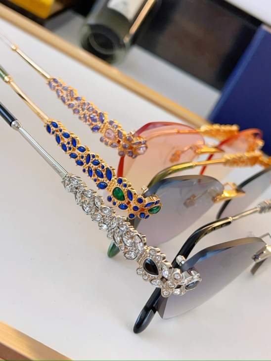 Picture of Chopard Sunglasses _SKUfw80049843fw